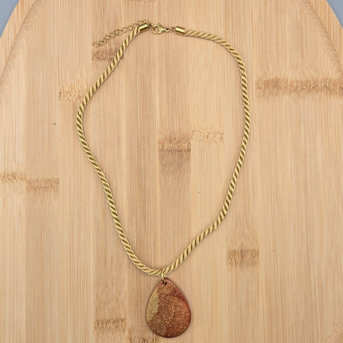 Collier Nakoma