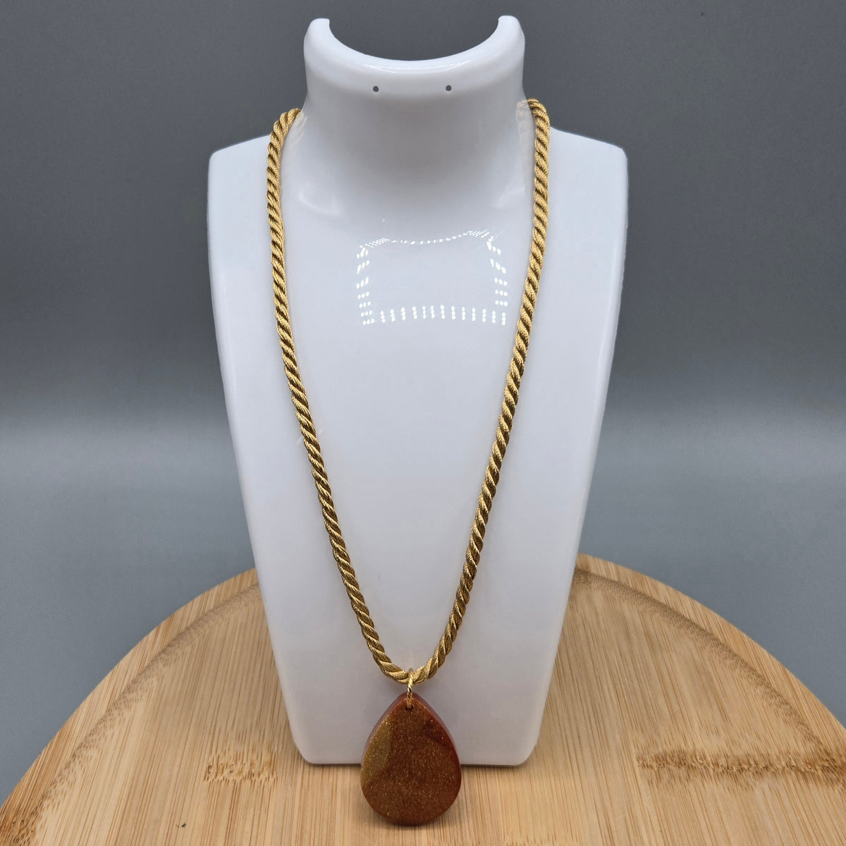 Collier Nakoma